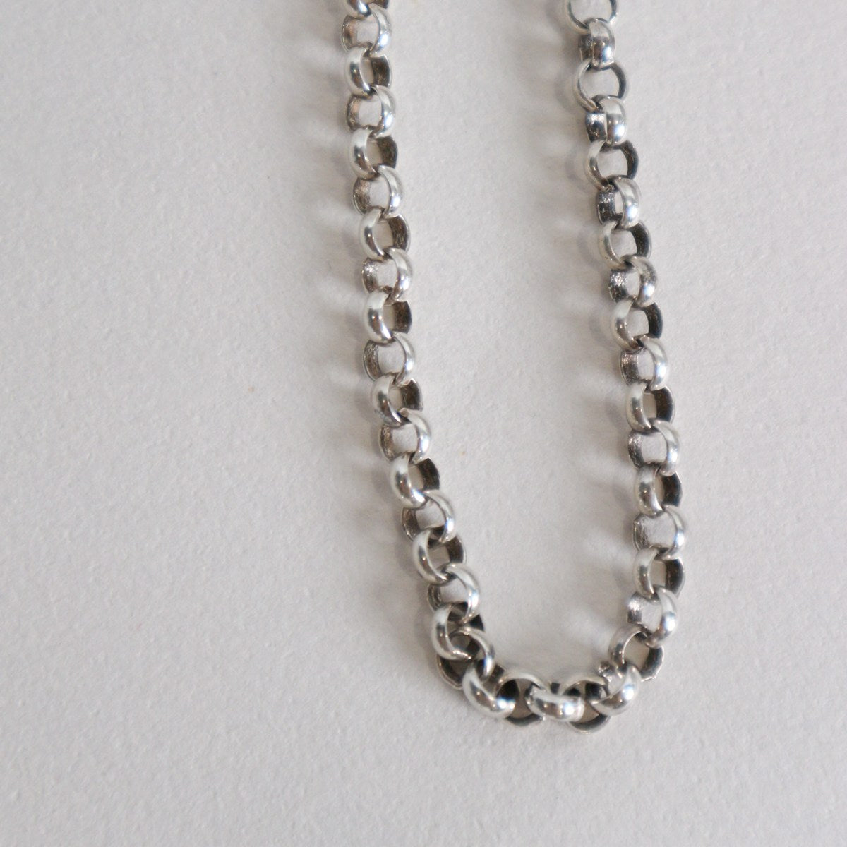 Airlie Belcher Chain